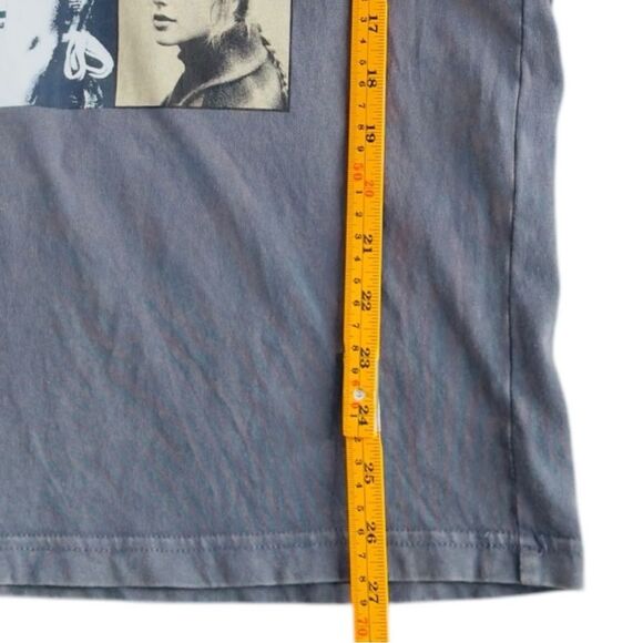 Taylor Swift The Eras Tour Mineral Wash Gray Crewneck Graphic T-Shirt. XS. NWOT. - Picture 5 of 9